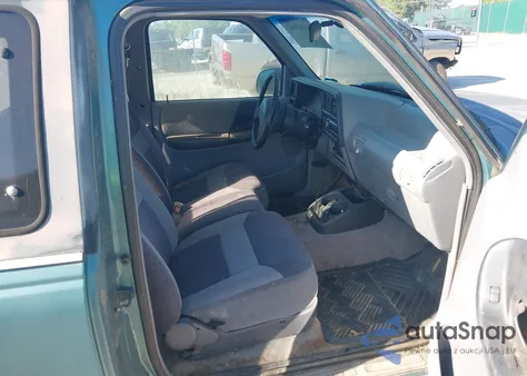 1994 Mazda B4000 Cab Plus z USA, uszkodzony, nr VIN 4F4CR16X5RTN04849